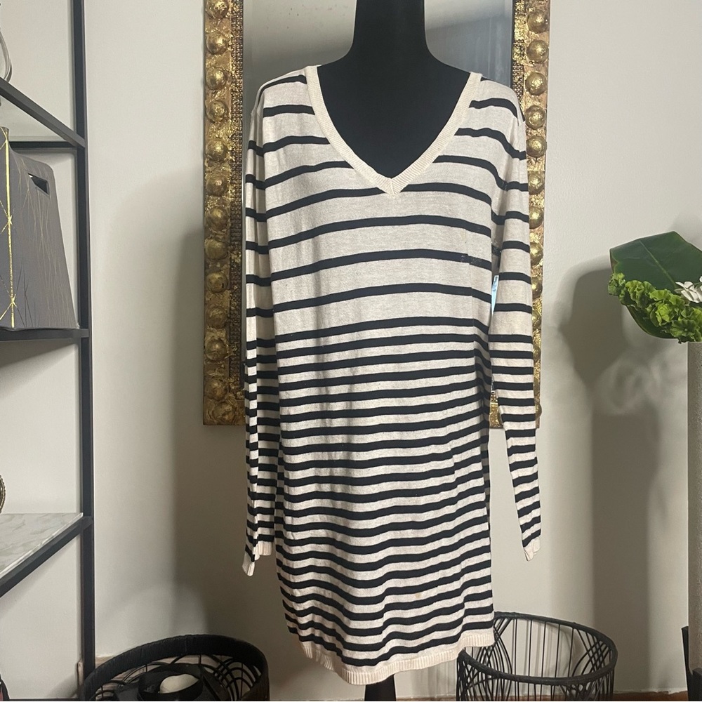 H&M V-neckline Striped White Long Sleeves Knit Heathered Popover Sweater